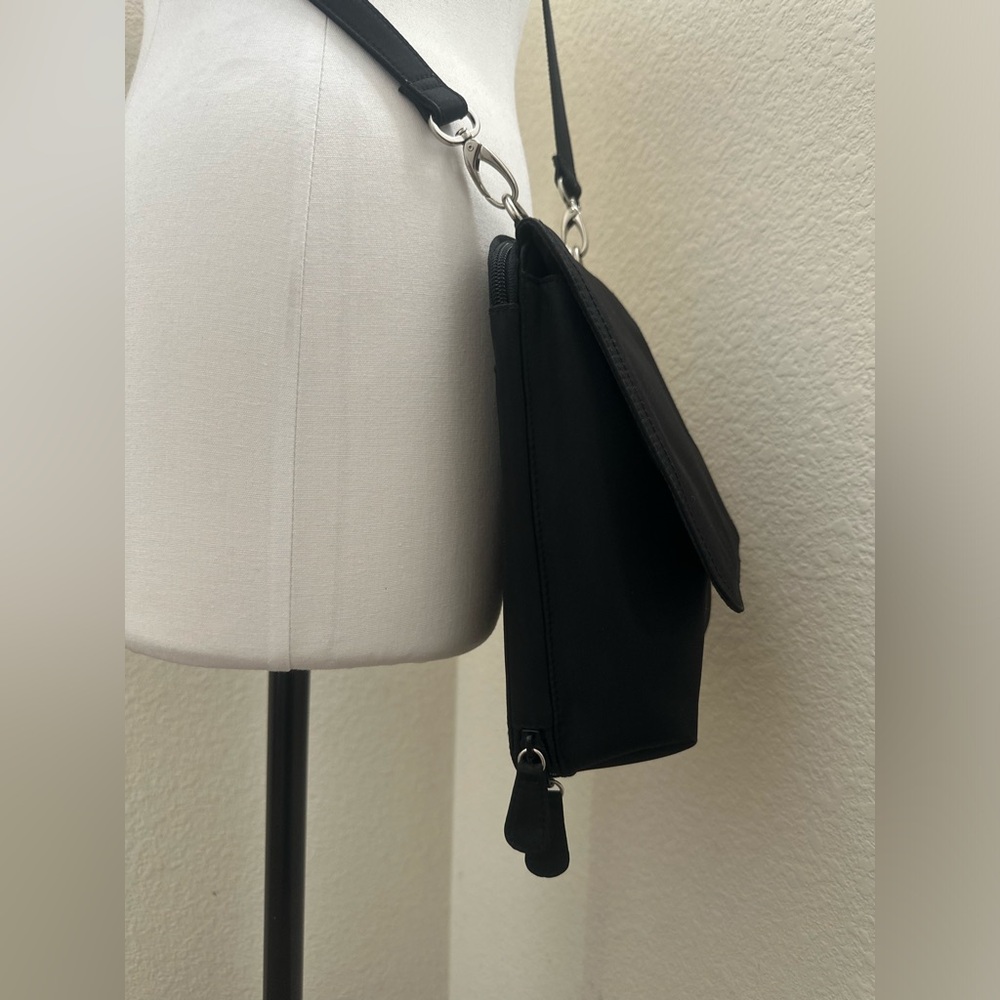 Coldwater Creek Travel Organizer Crossbody Bag - Picture 2 of 5